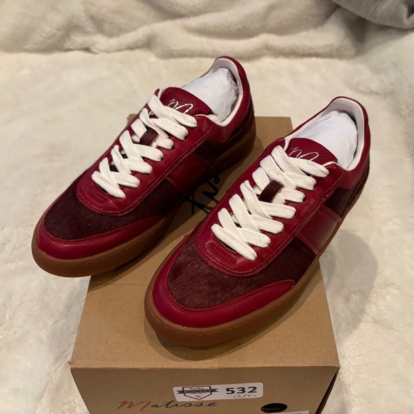 New in Box - Matisse Red Quincy Sneaker - Picture 6 of 6